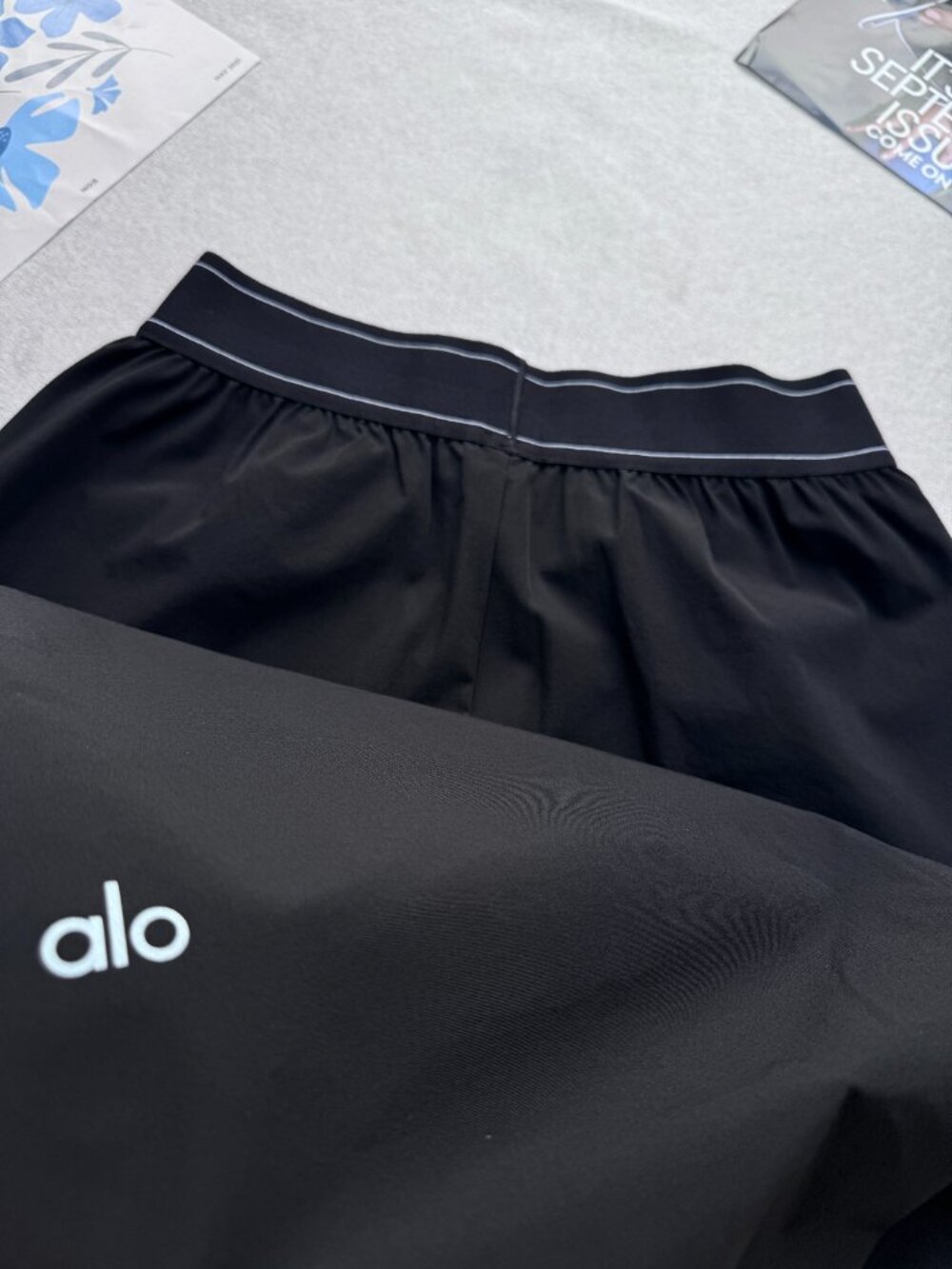 NWT 🖤 Black Alo Yoga Wide Leg Suit Up Pants 😁 High Waisted  |  (30" Inseam) - Picture 6 of 9